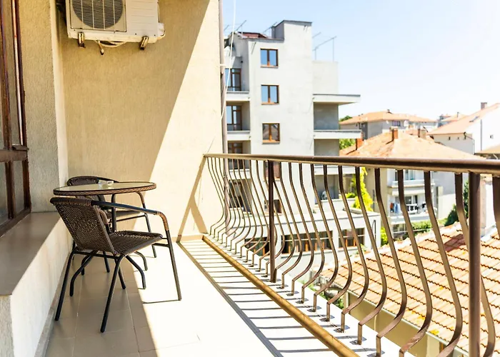 Къща за гости Family House Katerini Несебър