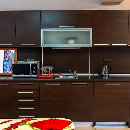 Family House Katerini 게스트하우스 3*