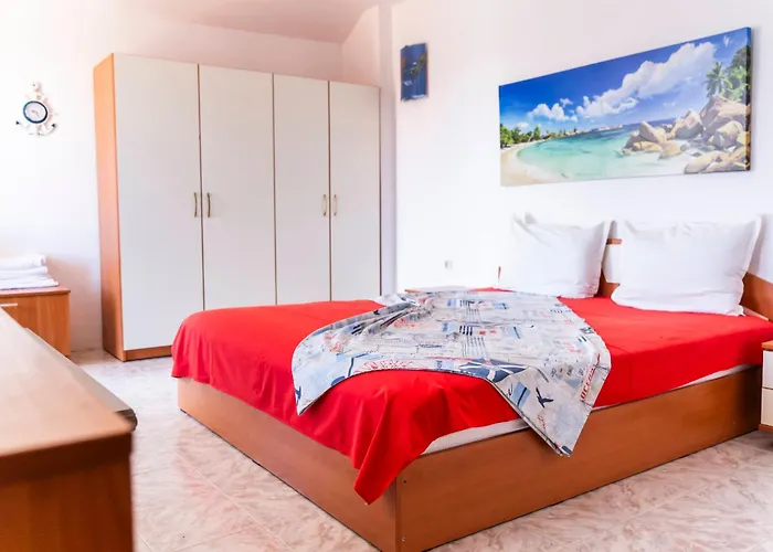 Family House Katerini Къща за гости Несебър